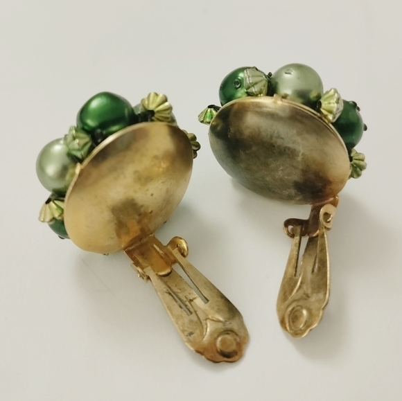 GREEN PEARL Clip-On Earrings Vintage 1960 Retro Eclectic Funky - Picture 4 of 10